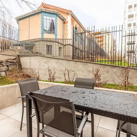 Le Vercingetorix Centre +parking