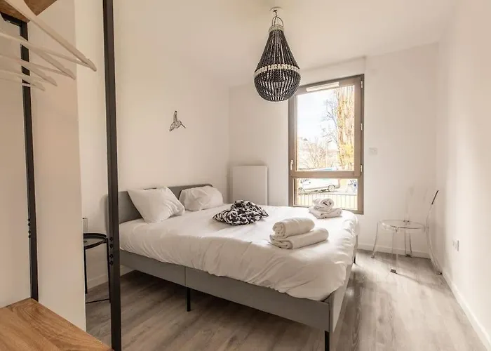 Le Vercingetorix Centre +parking